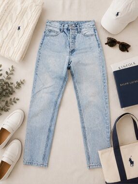 Brandy Melville John Galt High Rise Straight Leg Jeans Light Wash Size Small